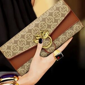 Louie Dennis 4.5" x 7.5"  Swan Vintage Style Faux Leather Wallet W/Dust Bag NWT